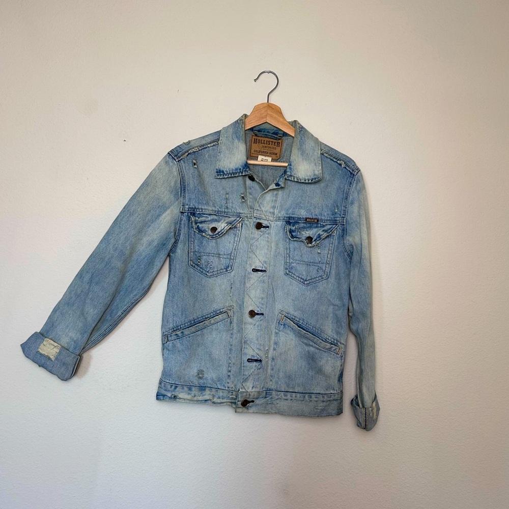 Mens Hollister Distressed Light Wash Denim Jacket Size S Trucker Unisex Vintage